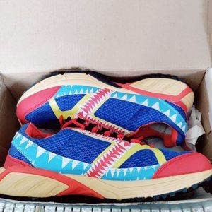 NIB $248 VOLTA athletic sneakers. Size 40 US 7.5